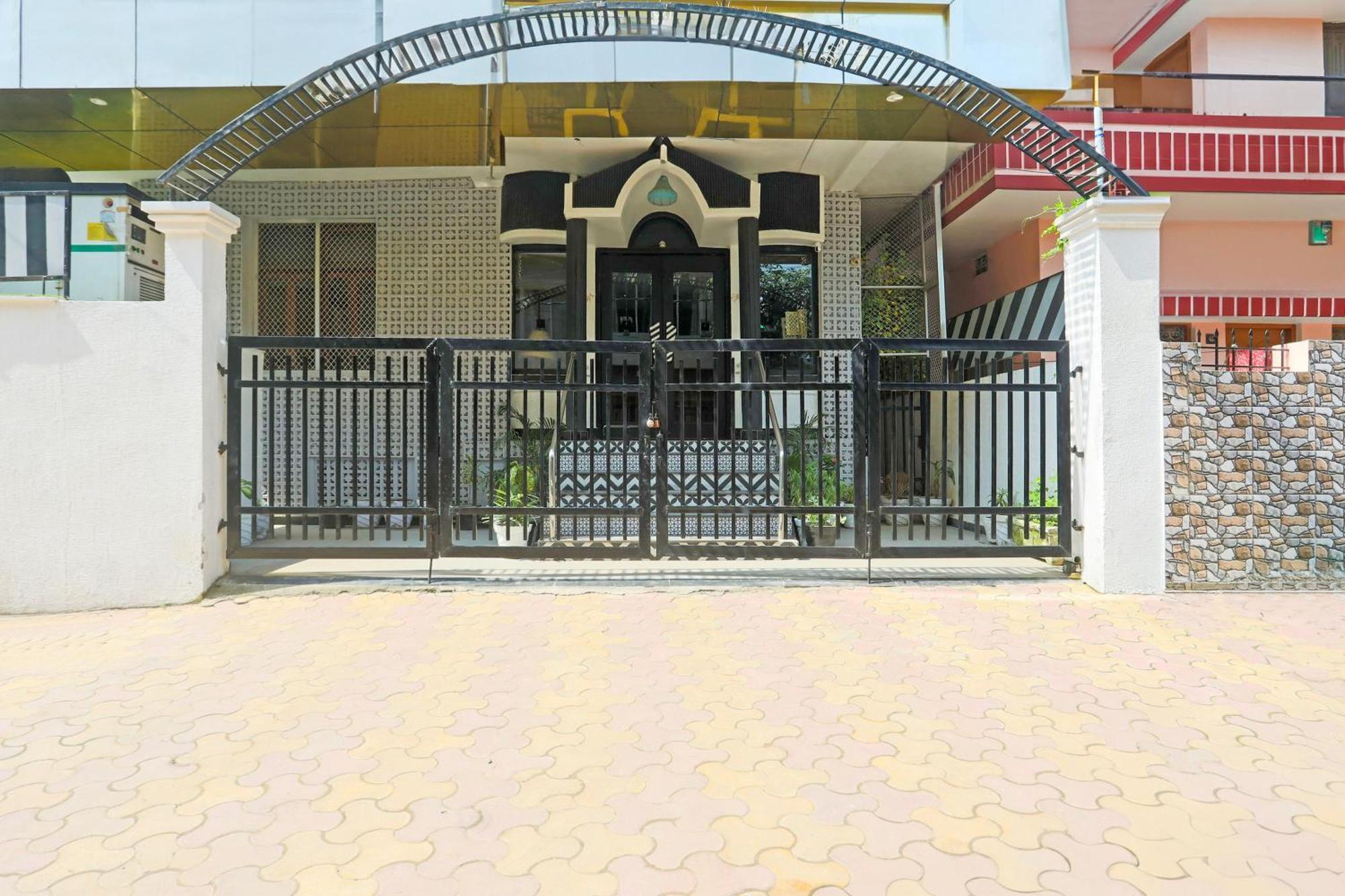Super Townhouse Cantonment Varanasi Formerly Sarin Inn Eksteriør billede