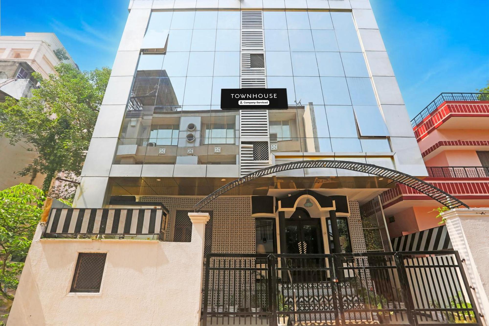 Super Townhouse Cantonment Varanasi Formerly Sarin Inn Eksteriør billede