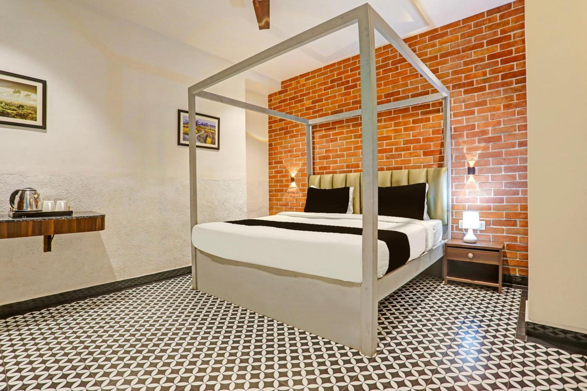 Super Townhouse Cantonment Varanasi Formerly Sarin Inn Eksteriør billede