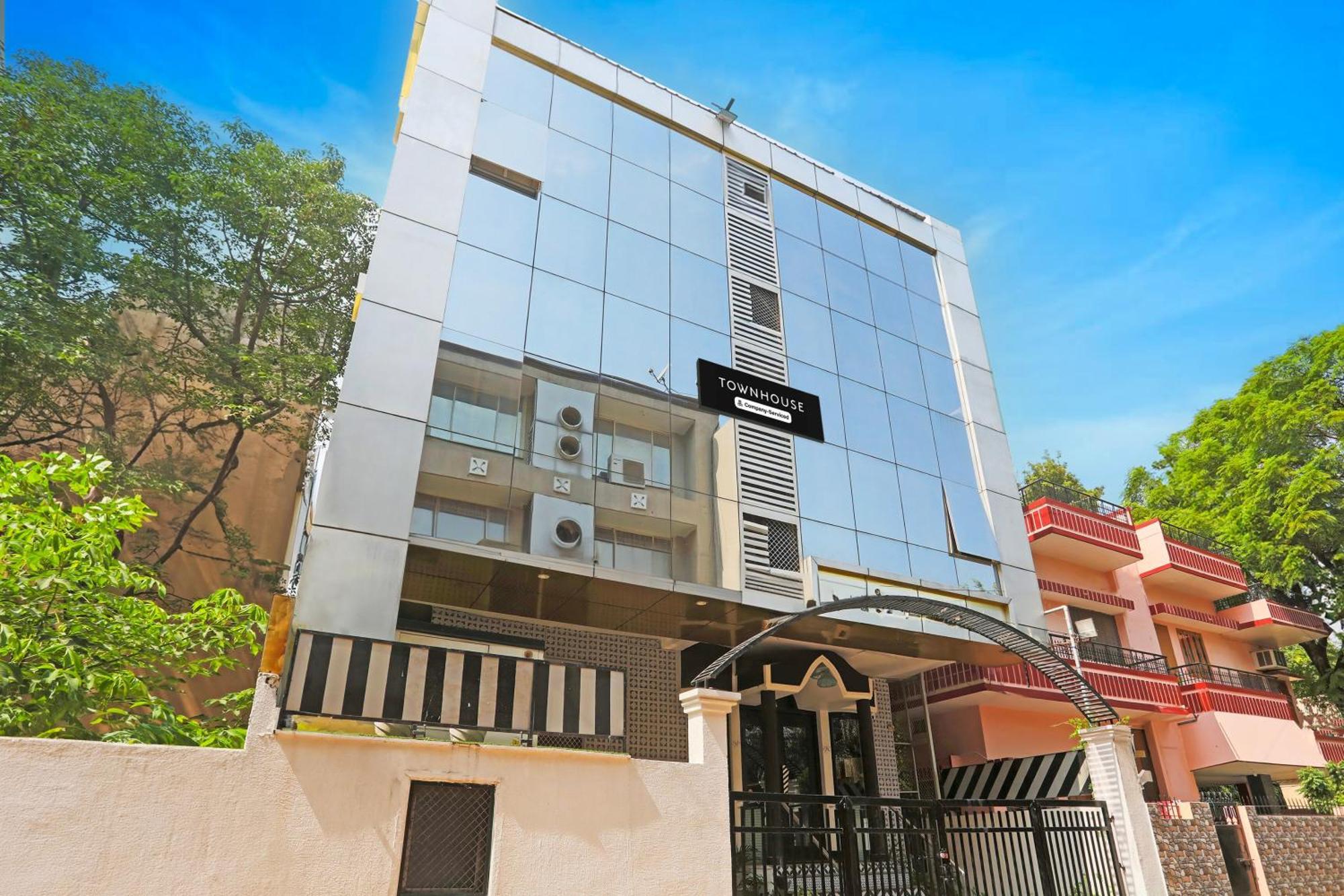 Super Townhouse Cantonment Varanasi Formerly Sarin Inn Eksteriør billede