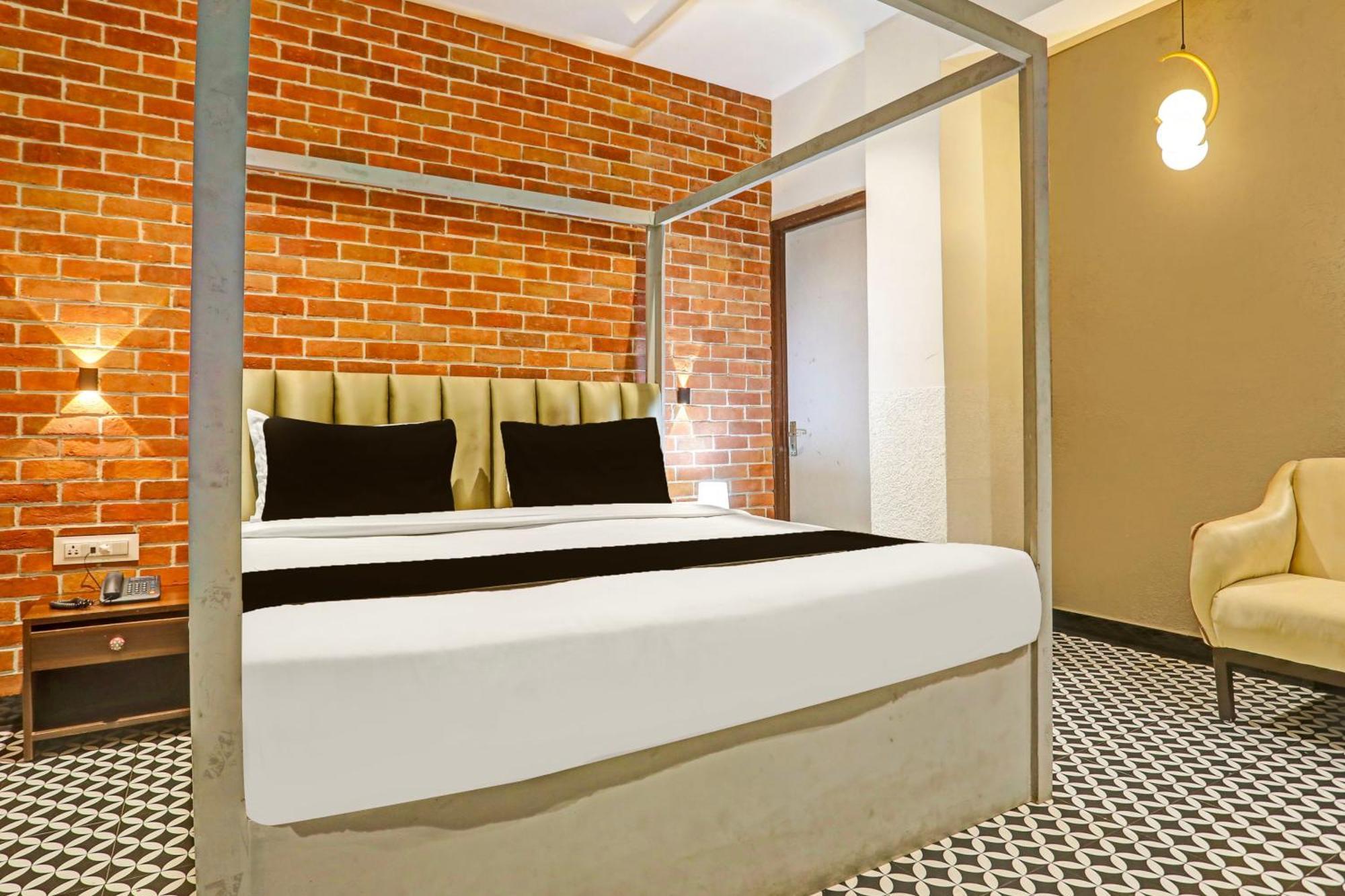 Super Townhouse Cantonment Varanasi Formerly Sarin Inn Eksteriør billede